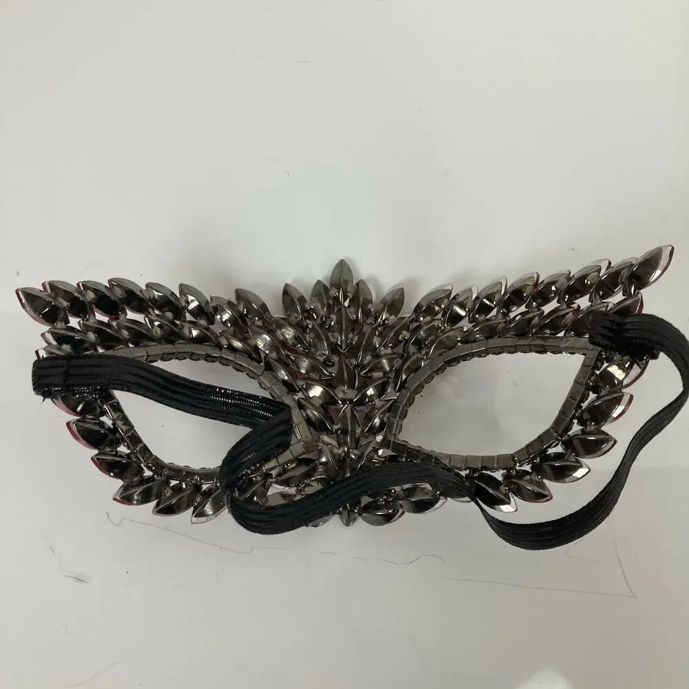 Venetian Mardi Gras Masquerade Masks Textured Lace Feathers Gems Swan Lot of 4